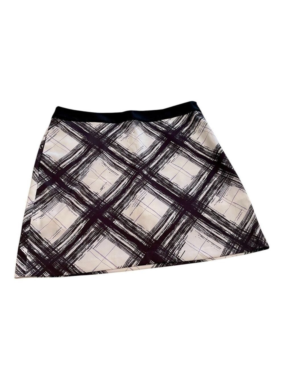 Greg Norman Women’s Athletic Golf Skort Size 8, Black & White Geometric Print